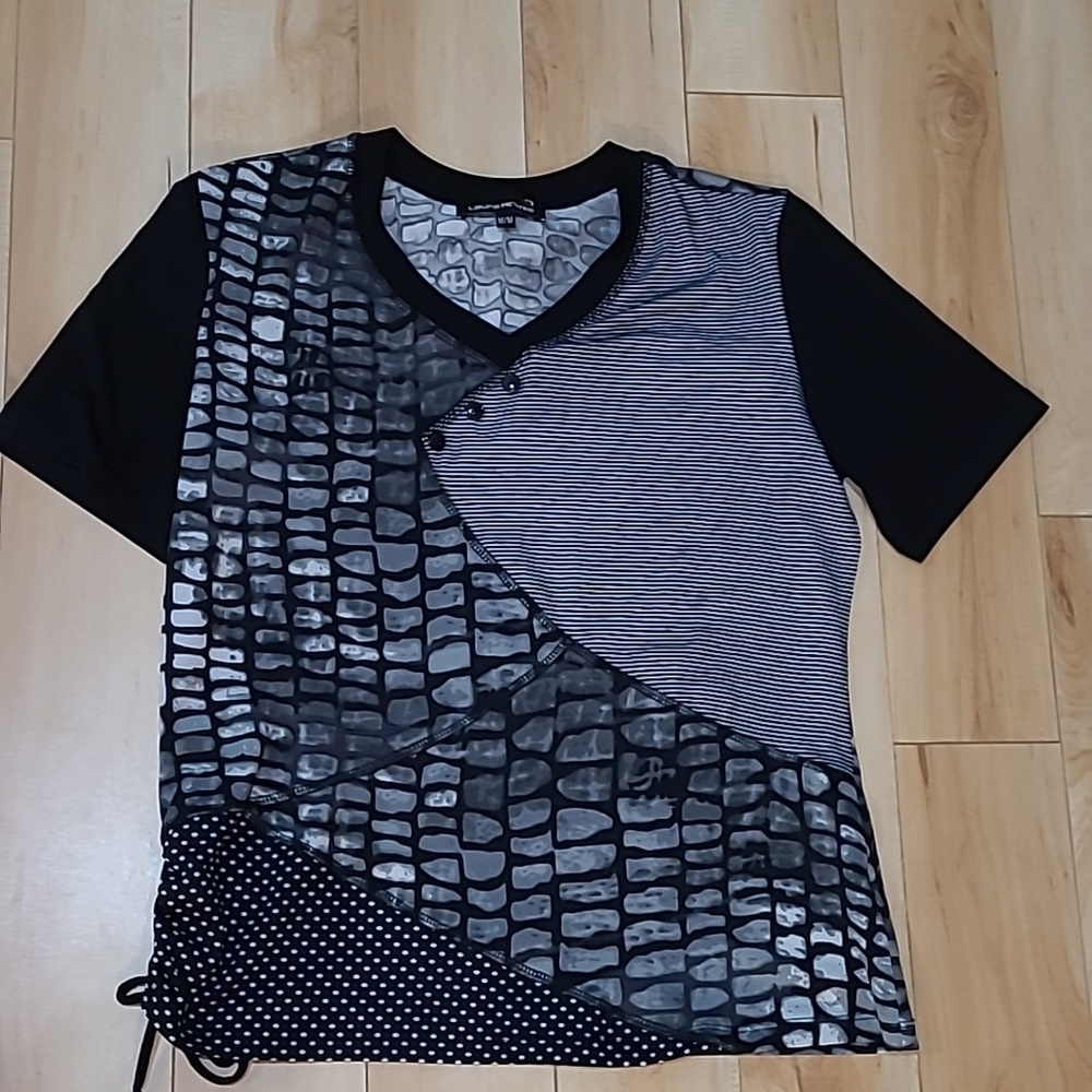Laura Petites women's medium t-shirt